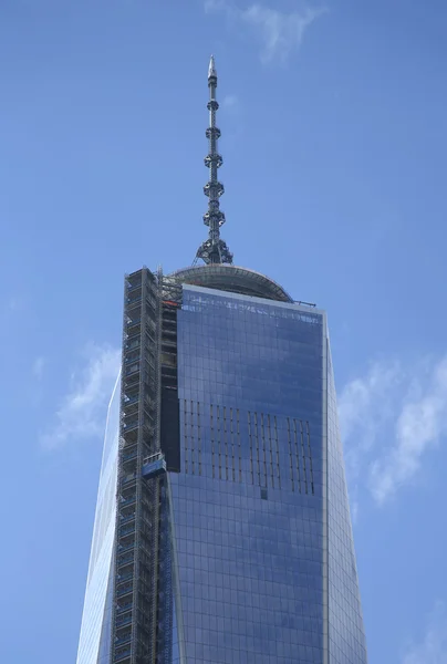 Freedom Tower spire in Lower Manhattan — Stock Photo, Image