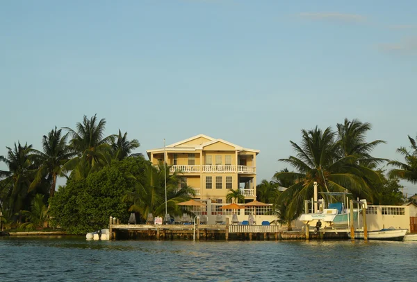 Waterfront hotel in Caye Caulker, Belize — Stock Photo, Image