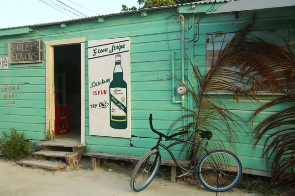 Lokaler Laden in Caye Caulker, glauben — Stockfoto