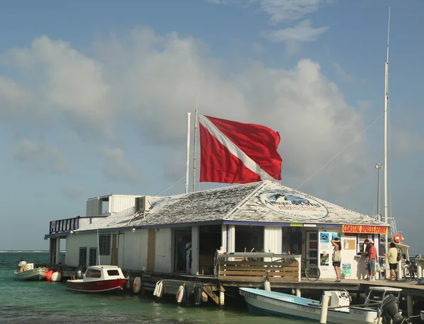 Boote am Dock amigos del mar in San Pedro, Belize — Stockfoto