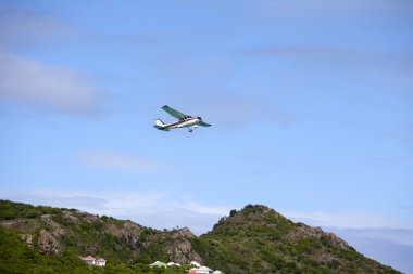 küçük uçak alarak St barts Havaalanı
