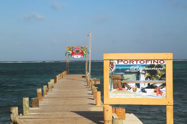 Wooden dock at the waterfront in San Pedro, Belize — Stock Photo, Image