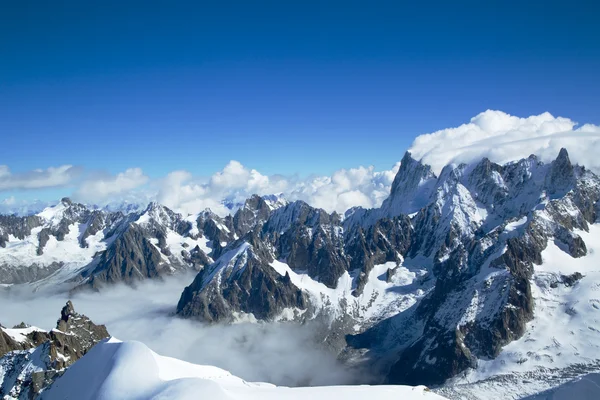 Mont-Blanc-Massiv in den französischen Alpen — Stockfoto