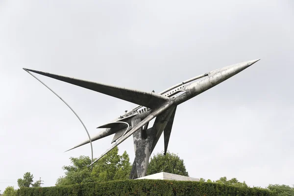 Sculpture Forms in Transit by Theodore Roszak next to Hall of Science in Flushing — Stock Photo, Image