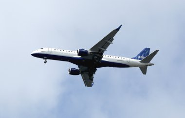 jfk Havaalanı'nda JetBlue embraer 190 yılında new york gökyüzü açılış öncesi