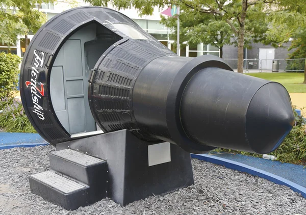 Cápsula Mercury Friendship 7 en exhibición en el NY Hall of Science Rocket Park — Foto de Stock