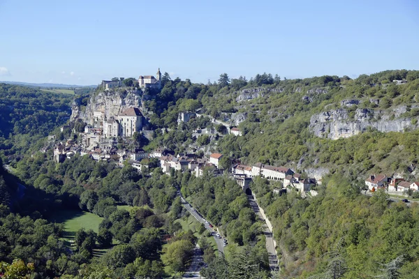 Vista panorámica de la ciudad episcopal de Rocamadour, Francia . — Foto de Stock