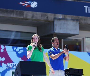 dört kez Olimpiyat altın madalya Bayan franklin co-ev sahibi ile tv kişiliği quddus, arthur ashe çocuklar günü 2013 billie jean king Ulusal Tenis Merkezi