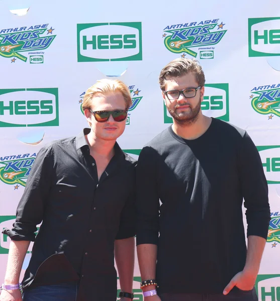 Swedish DJ duo Cazzette attends the Arthur Ashe Kids Day 2013 at Billie Jean King National Tennis Center — Stock Photo, Image