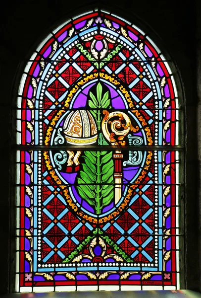 Janela de vitrais da Basílica de St-Saveur em Rocamadour, França — Fotografia de Stock