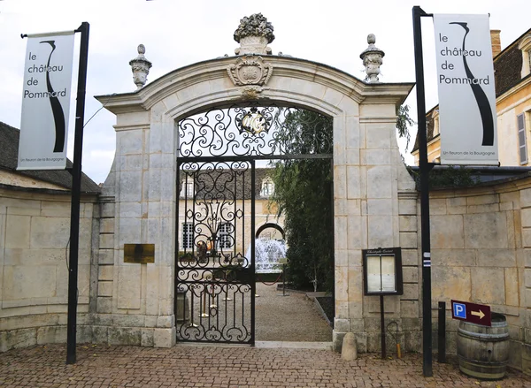 Entrada al castillo de Pommard, Francia — Foto de Stock