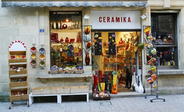 Local ceramic store in Sarlat, France — Stock Photo, Image
