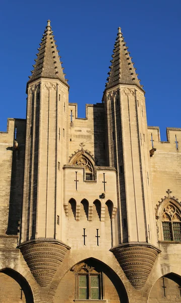 Wieże pałacu papieskim w avignon, Francja. — Zdjęcie stockowe