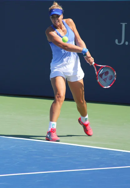 职业网球选手萨宾娜利斯基从德国的做法，为我们打开 2013 — 图库照片