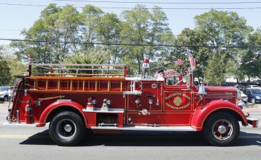 1950 mack ateş huntington manor itfaiye geçit töreninde huntington, new york at kamyon