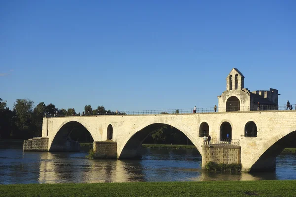 pont saint-benezet veya pont d'avignon Avignon, Fransa