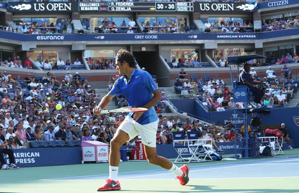 on yedi kez Grand şampiyonu roger slam federer onun ilk turda eşleşen bize açık 2013 Ali zemlja, billie jean king karşı ulusal Tenis Merkezi