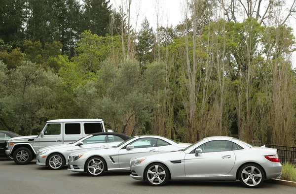 Mercedes-benz cars präsentiert im Rahmen des mercedes-benz drive-Programms im Wiesenhotel in St. Helena — Stockfoto