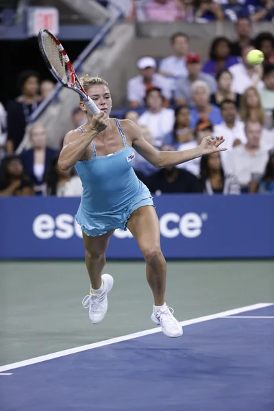 Profesionální tenisový hráč camila giorgi během třetího kola odpovídají na nás otevřené 2013 proti caroline Wozniacká na billie jean Kingová Národní tenisové centrum — Stock fotografie