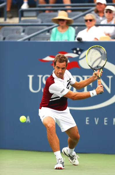 Profesyonel tenis oyuncusu Richard gasquet ilk turda eşleşen bize açık 2013 karşı michael russell, billie jean king Ulusal Tenis Merkezi — Stockfoto