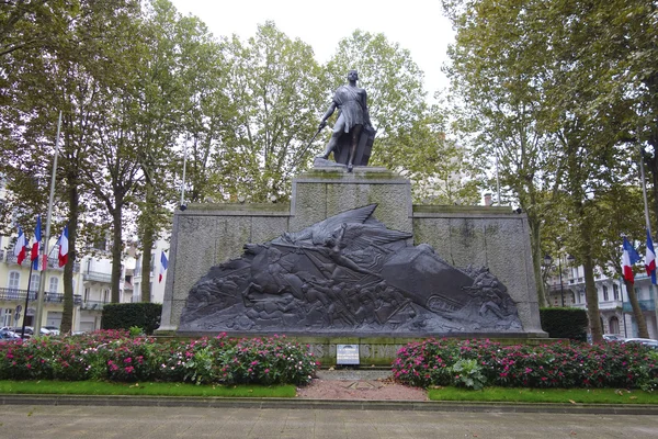 Πολεμικό μνημείο στο vichy, Γαλλία — Φωτογραφία Αρχείου