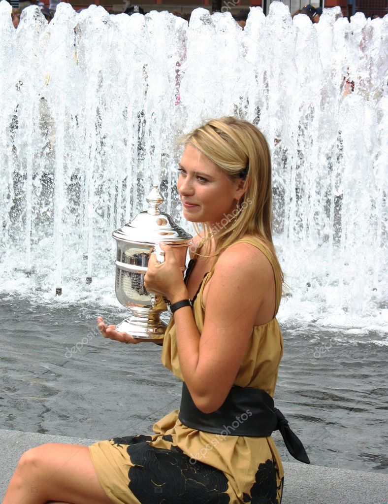 US Open 2006 champion Maria Sharapova holds US Open trophy after her