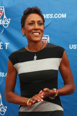 billie jean king tv çapa robin bizden önce kırmızı halı Roberts açmak 2013 açılış töreninde usta Ulusal Tenis Merkezi