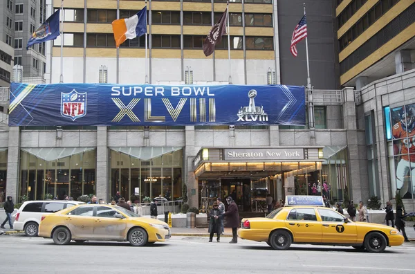 Sheraton new york begrüßt Besucher während der Super Bowl xlviii week in manhattan — Stockfoto