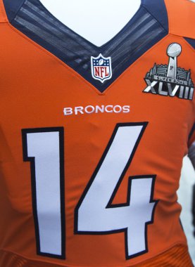 Denver broncos takım üniforma ile super bowl xlviii logo super bowl xlviii hafta Manhattan sergiledi