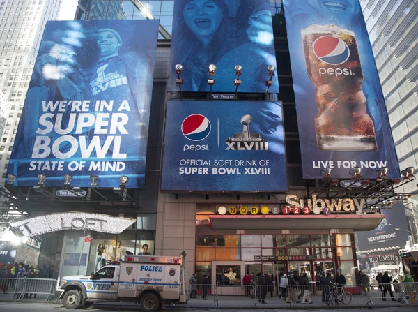 Pepsi resmi meşrubat, super bowl xlviii hafta Manhattan Broadway super bowl xlviii billboard — Stok fotoğraf