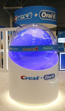 new York'ta büyük ny diş toplantı Crest oral b standında