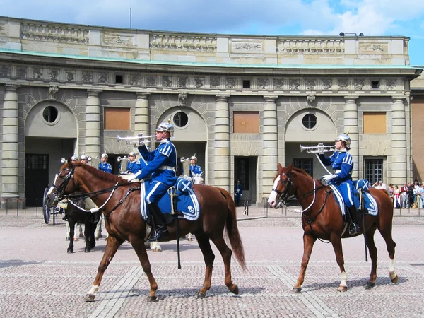 De ceremonie van het veranderen van de Koninklijke Garde in stokholm, Zweden — Stockfoto