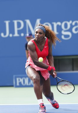 Grand slam şampiyonu serena williams bize dördüncü turda maç sırasında açık 2013 sloane karşı ulusal Tenis Merkezi stephens, billie jean king