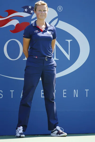 Line judge during fourth round match between Lleyton Hewitt and Mikhail Youzhny at US Open 2013 at Billie Jean King National Tennis Center — Stock Photo, Image