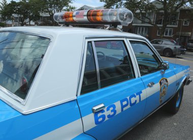 Vintage nypd plymouth polis arabası ekran