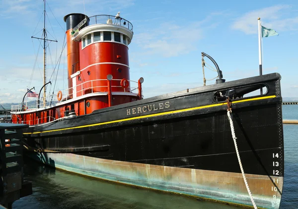 Steam bogserbåt hercules båt i san francisco maritime national historiska park — Stockfoto