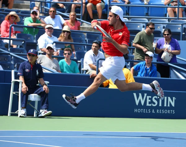 Giocatore professionista di tennis Roberto Bautista Agut durante la partita del secondo turno agli US Open 2013 contro David Ferrer al Louis Armstrong Stadium — Foto Stock