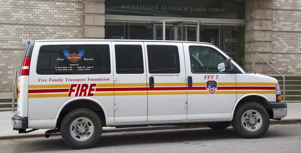 The FDNY fire family transport foundation van in New York — Stock Photo, Image