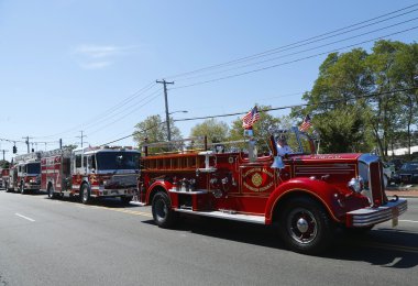 1950 mack huntington manor itfaiye önde gelen firetrucks parade huntington kamyondan ateş