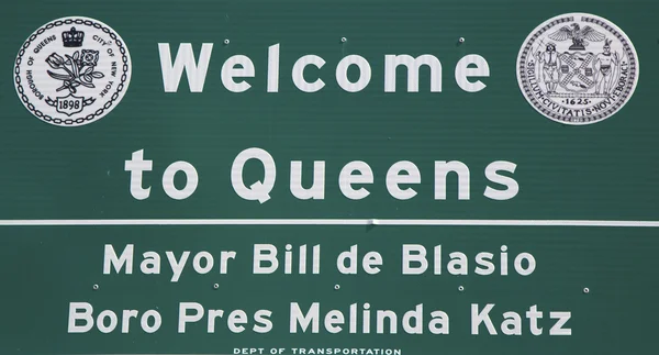 Välkommen till queens tecken nära nära bälte parkway i queens, new york — Stockfoto