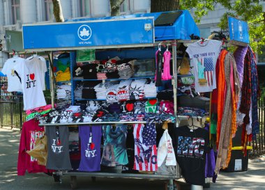 manhattan'ın sokak Hatıra Eşyası satıcı arabası