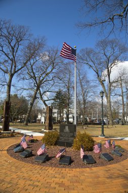 11 september memorial met kolommen uit de wereld trade center site in Oost-rockway