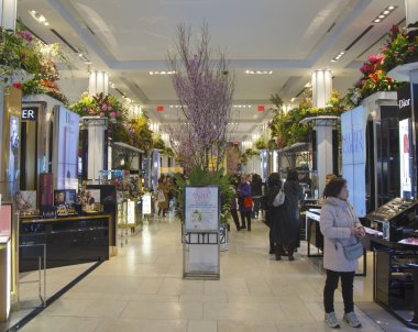 Gizli Bahçe Tema çiçek dekorasyon sırasında ünlü macy s yıllık çiçek göster
