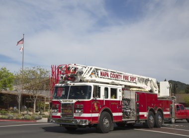 Napa county itfaiye kamyonu yountville içinde