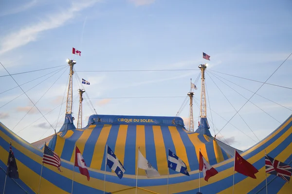 Cirque du soleil circustent op citi field in new york — Stockfoto