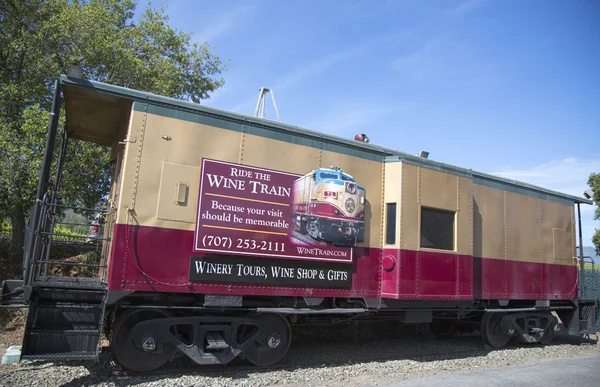 Napa valley railroad wina pociąg w mieście yountville — Zdjęcie stockowe