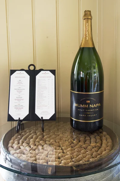 A l'intérieur de la cave Mumm Napa dans la vallée de Napa — Photo