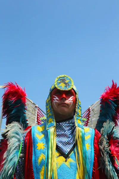 Bailarina indígena no identificada en el Pow Wow de Nueva York en Brooklyn — Foto de Stock
