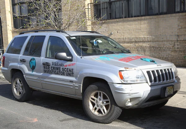 Wikileaks war crime investigator unit car in brooklyn — Stockfoto