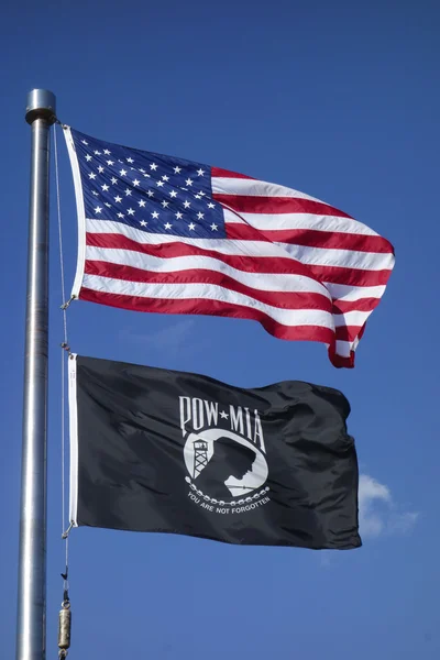 Americké a pow mia vlajky v Brooklynu — Stock fotografie